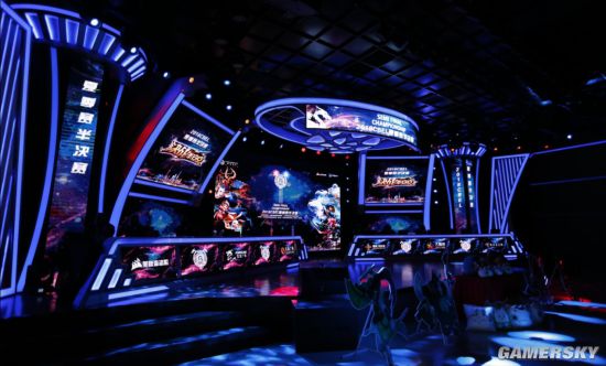 更是他在职 更是他在职